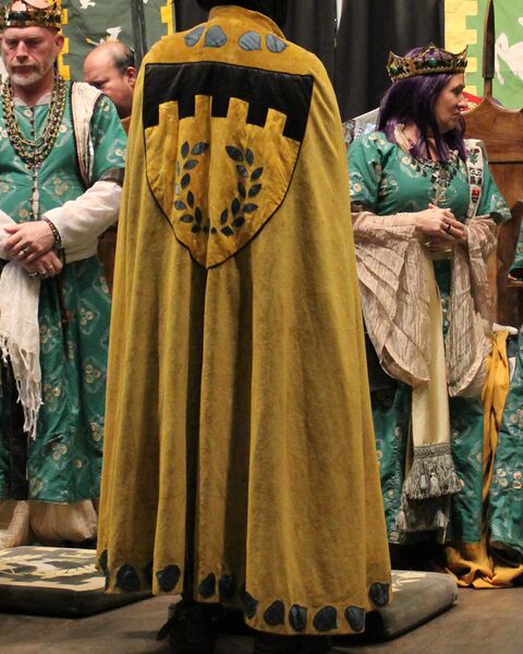 File:Goldcoronetscloak.jpg